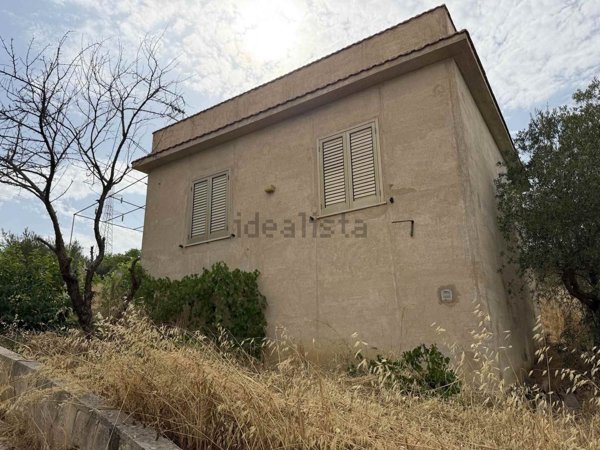 casa indipendente in vendita ad Erice in zona Tangi