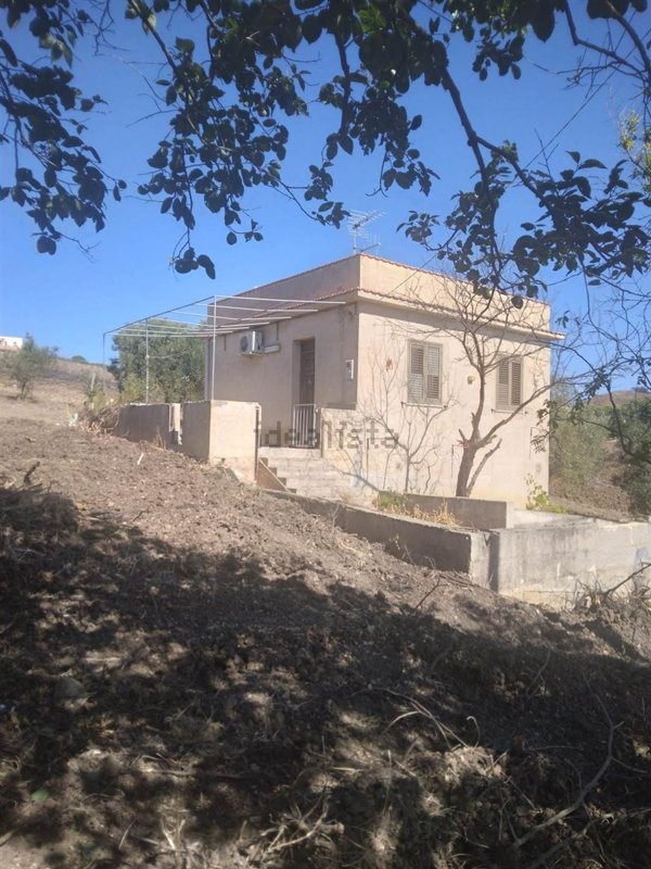 casa indipendente in vendita ad Erice in zona Tangi