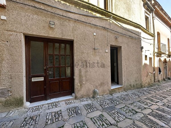 locale commerciale in vendita ad Erice