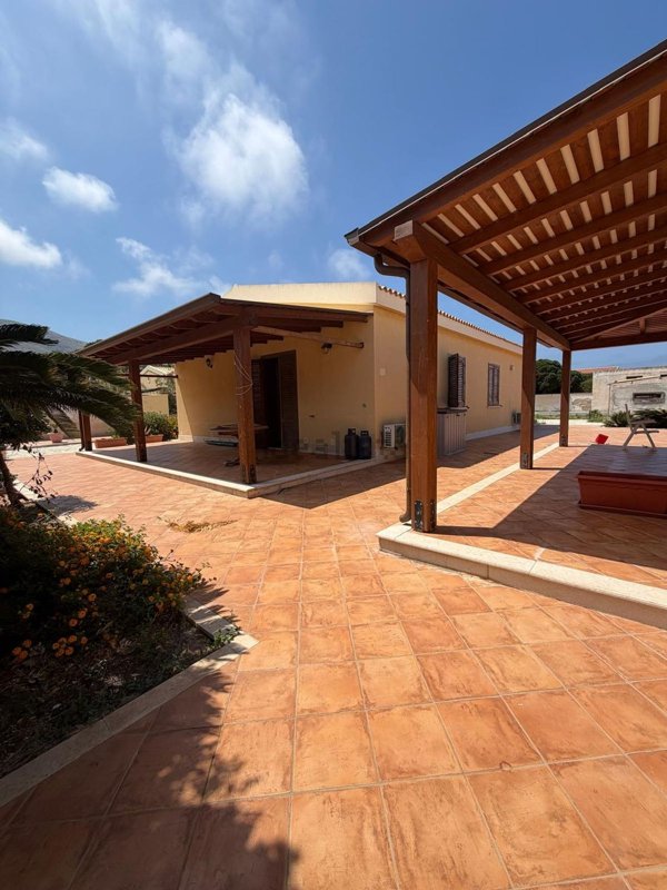 casa indipendente in vendita ad Erice in zona Pizzolungo