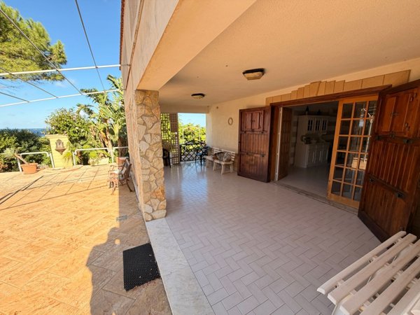casa indipendente in vendita ad Erice in zona Pizzolungo