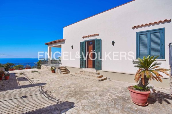casa indipendente in vendita ad Erice