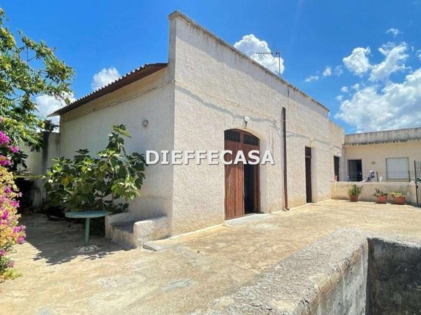 casa indipendente in vendita a Marsala