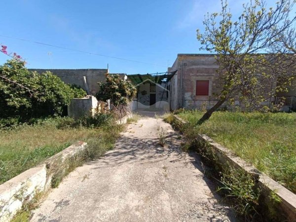 casa indipendente in vendita a Marsala in zona Strasatti