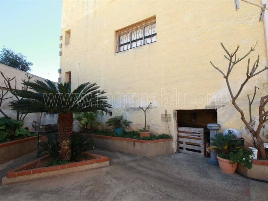 intera palazzina in vendita a Marsala