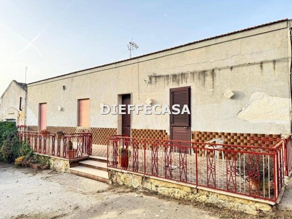 casa indipendente in vendita a Marsala