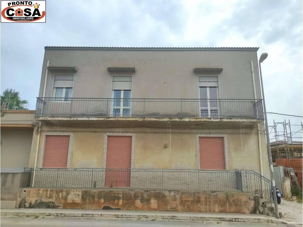 appartamento in vendita a Marsala in zona Strasatti