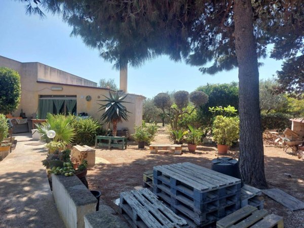 casa indipendente in vendita a Marsala