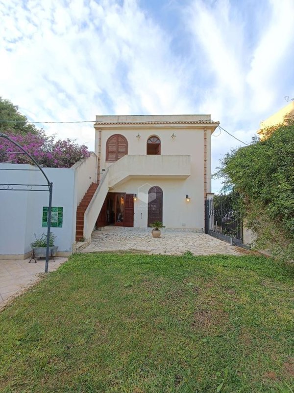 casa indipendente in vendita a Marsala