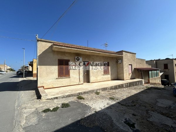casa indipendente in vendita a Marsala in zona Centro Storico