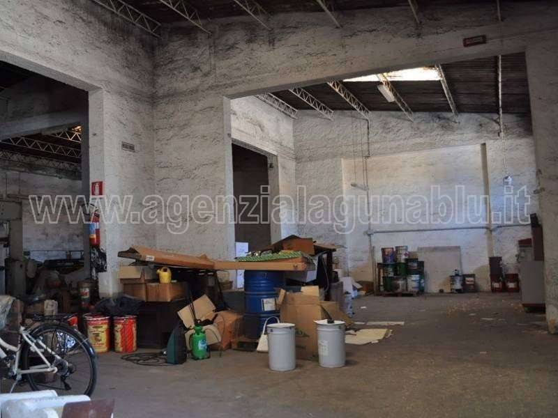 locale commerciale in vendita a Marsala