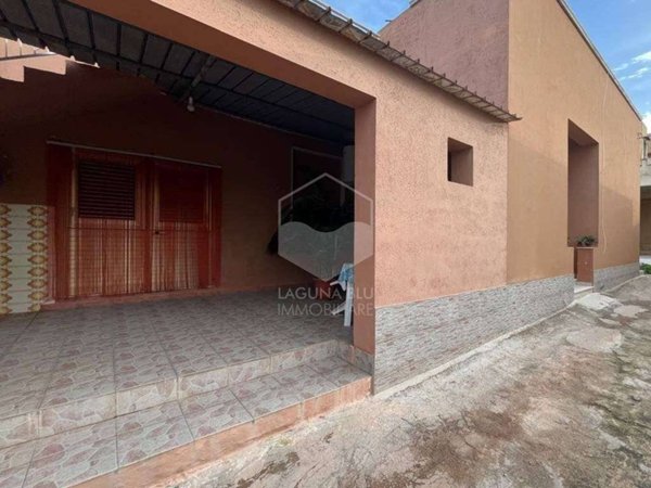casa indipendente in vendita a Marsala in zona Strasatti