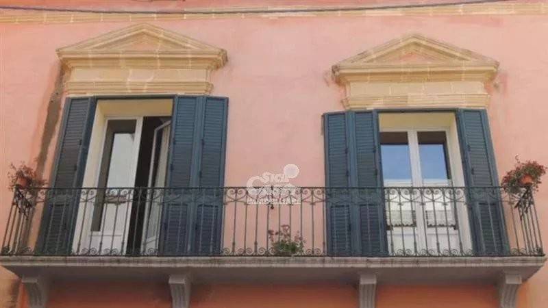 intera palazzina in vendita a Marsala in zona Centro Storico