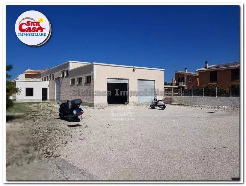 locale commerciale in vendita a Marsala