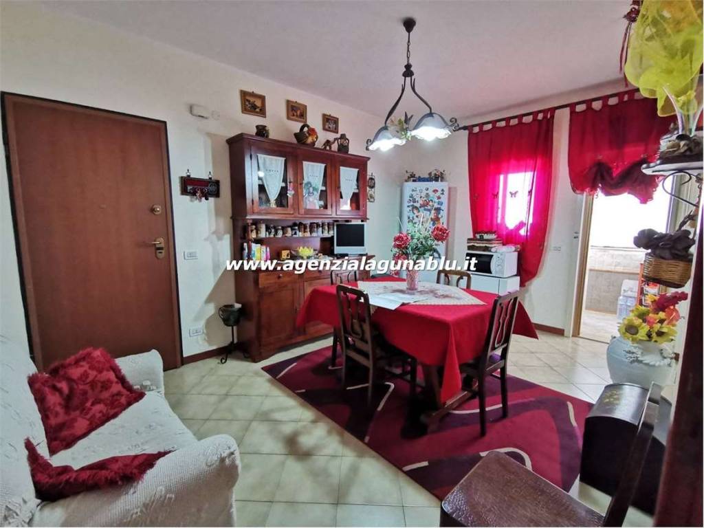 appartamento in vendita a Marsala in zona Strasatti
