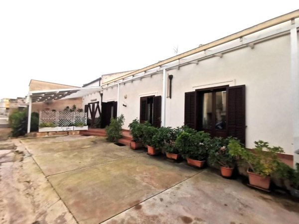casa indipendente in vendita a Marsala