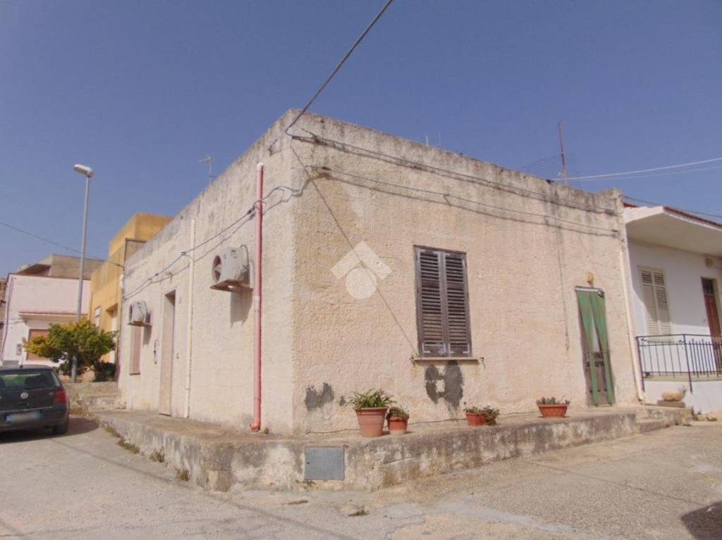 casa indipendente in vendita a Marsala