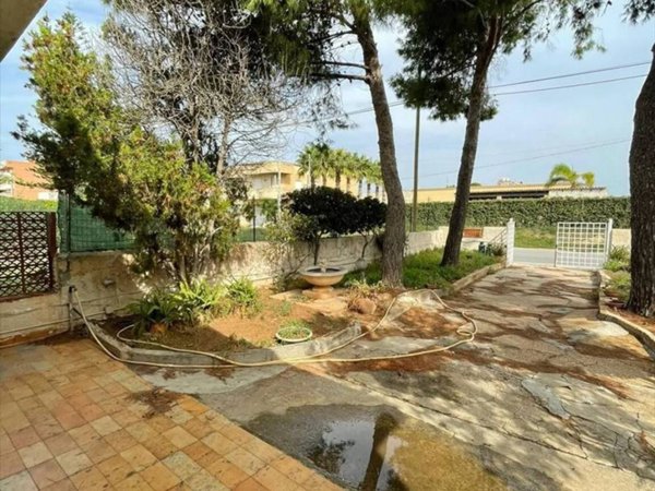 casa indipendente in vendita a Marsala