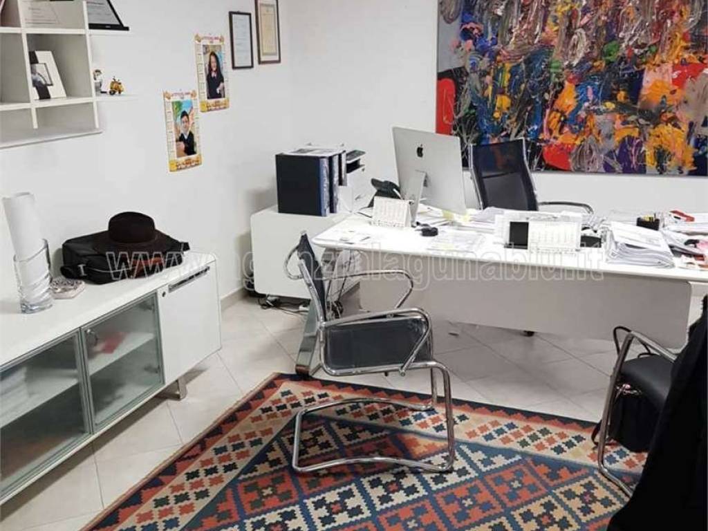 ufficio in vendita a Marsala