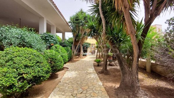 casa indipendente in vendita a Marsala