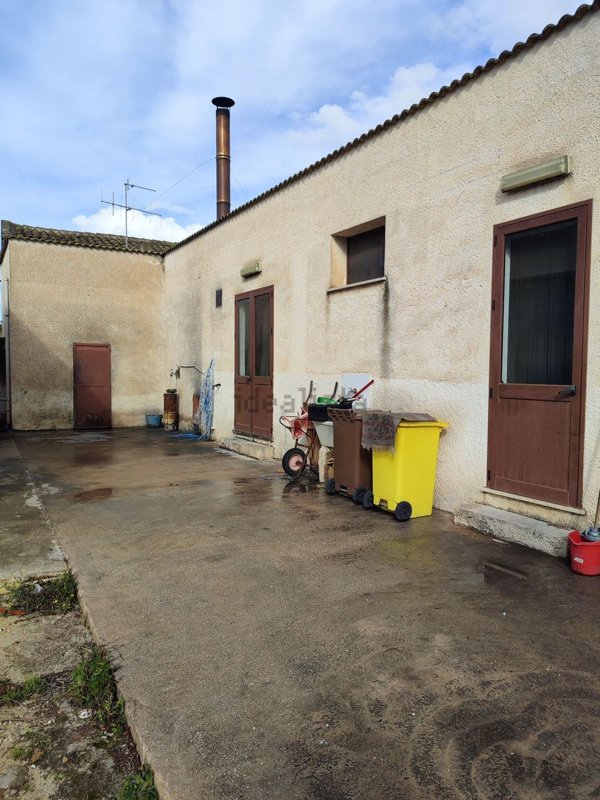 locale commerciale in vendita a Marsala