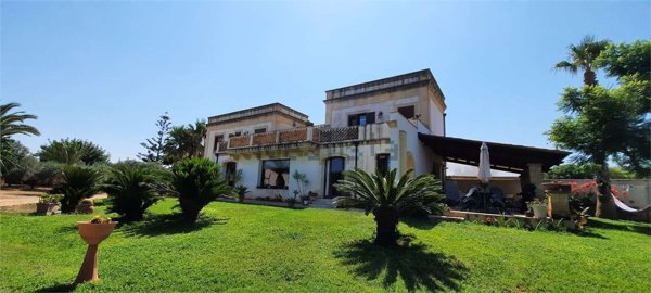 casa indipendente in vendita a Marsala