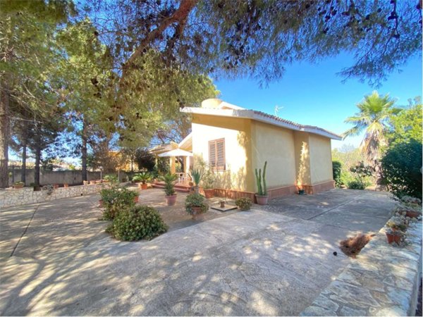 casa indipendente in vendita a Marsala