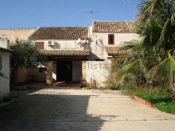 casa indipendente in vendita a Marsala