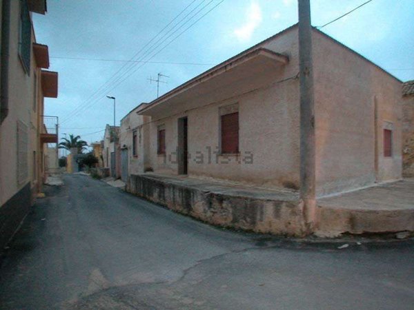 casa indipendente in vendita a Marsala
