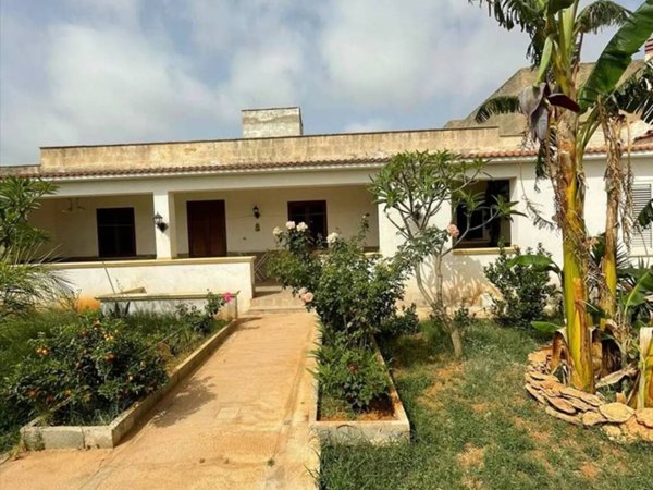 casa indipendente in vendita a Marsala