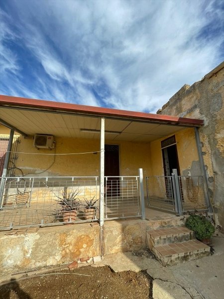 casa indipendente in vendita a Marsala