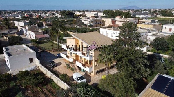 casa indipendente in vendita a Marsala