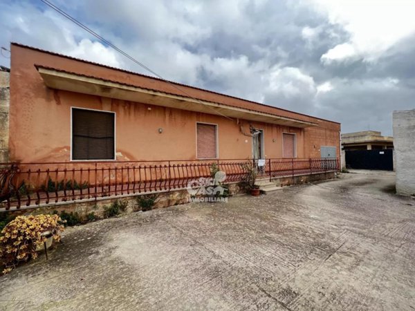 casa indipendente in vendita a Marsala
