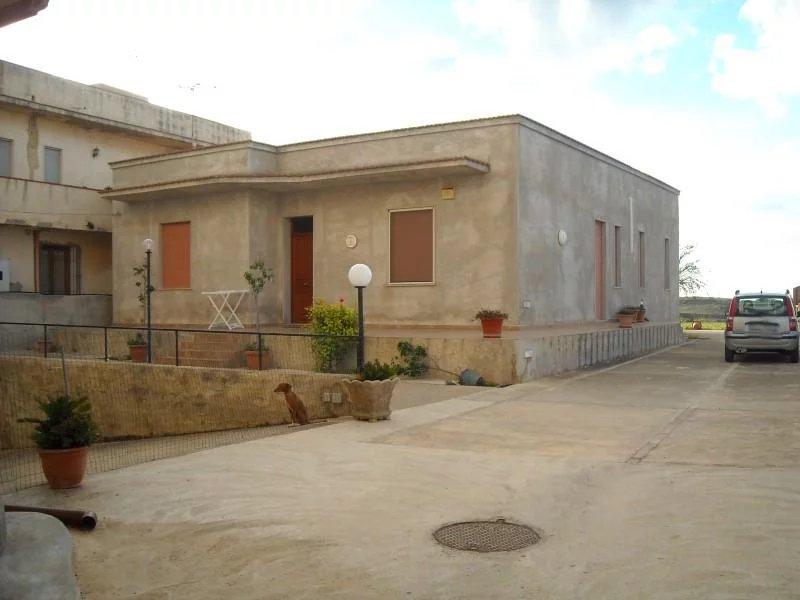 casa indipendente in vendita a Marsala