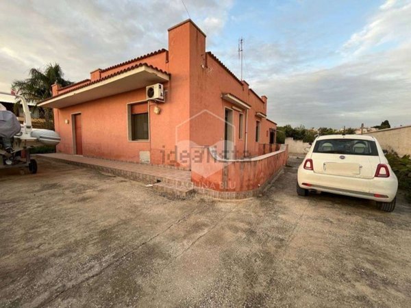 casa indipendente in vendita a Marsala
