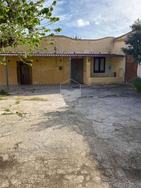 casa indipendente in vendita a Marsala
