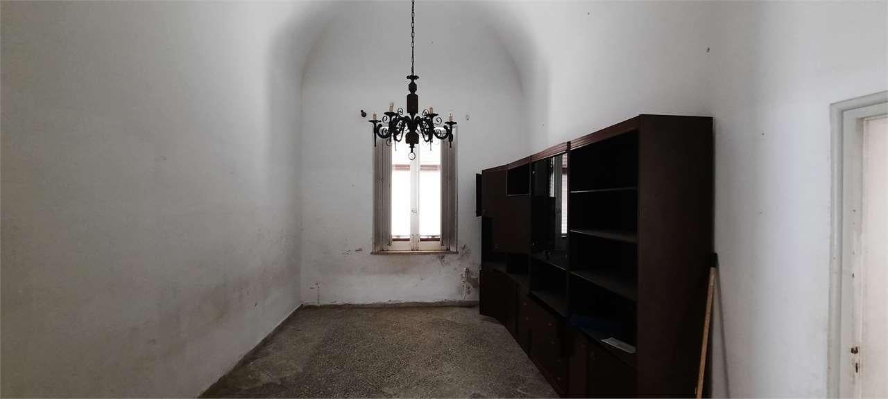 locale di sgombero in vendita a Marsala