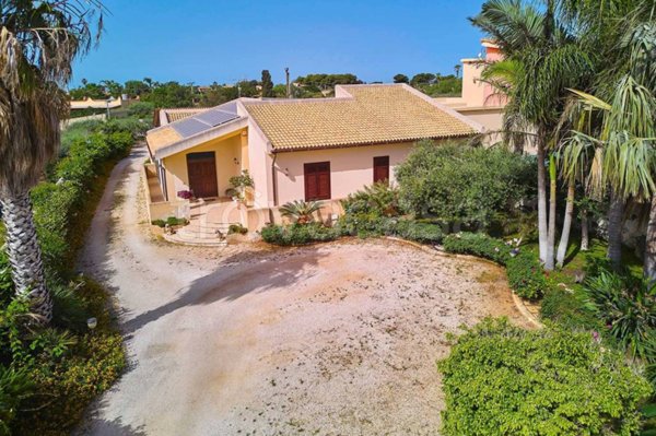 casa indipendente in vendita a Marsala