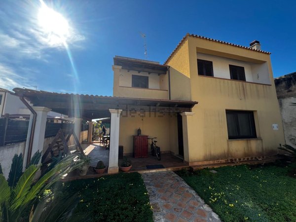 casa indipendente in vendita a Marsala
