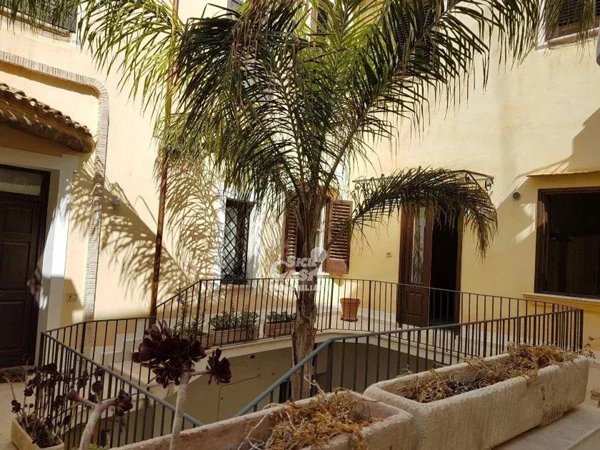 casa indipendente in vendita a Marsala in zona Centro Storico