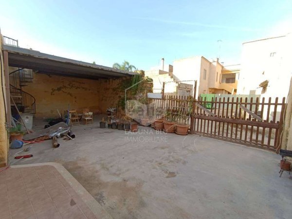 casa indipendente in vendita a Marsala in zona Strasatti