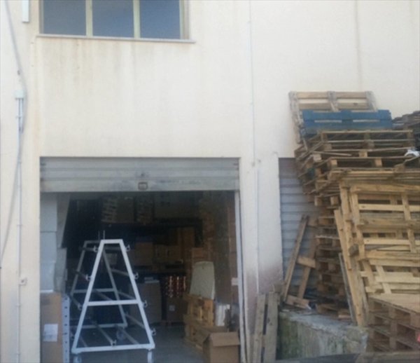 locale di sgombero in vendita a Marsala