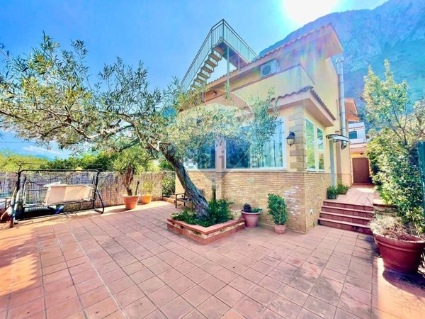casa indipendente in vendita a Marsala