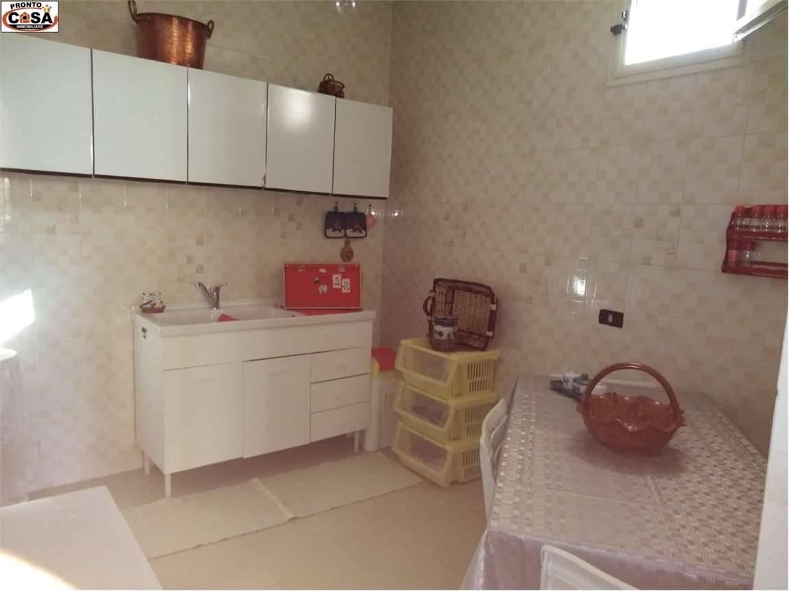 appartamento in vendita a Marsala in zona Strasatti