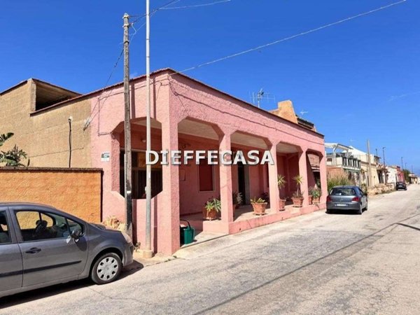 casa indipendente in vendita a Marsala in zona Santa Venera