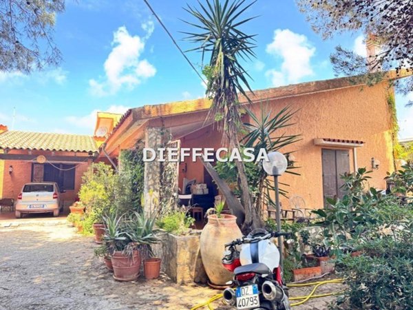 casa indipendente in vendita a Marsala