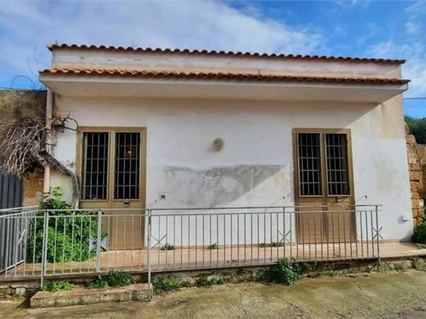 casa indipendente in vendita a Marsala