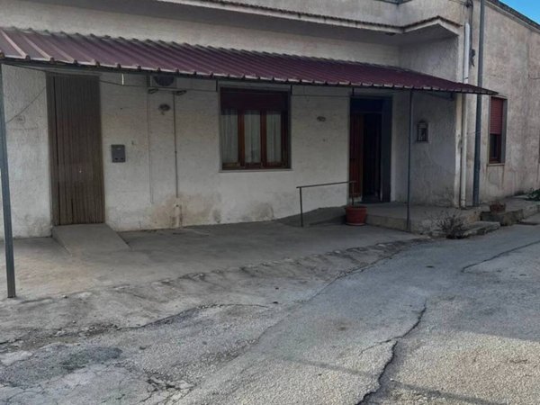 casa indipendente in vendita a Marsala