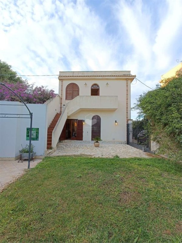 casa indipendente in vendita a Marsala