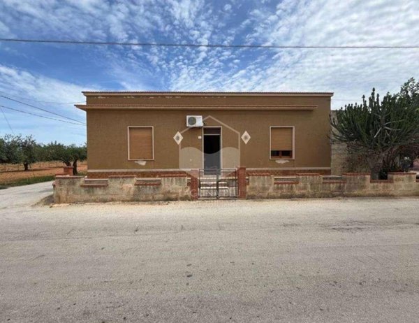 casa indipendente in vendita a Marsala